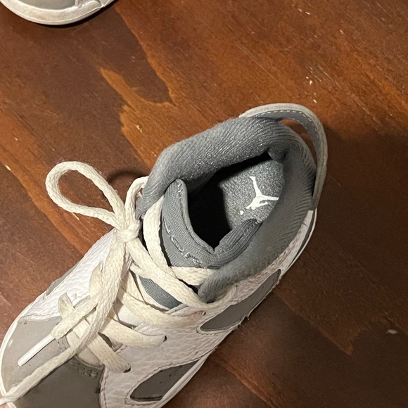 Used toddler Jordan’s -size 6 - Picture 9 of 14